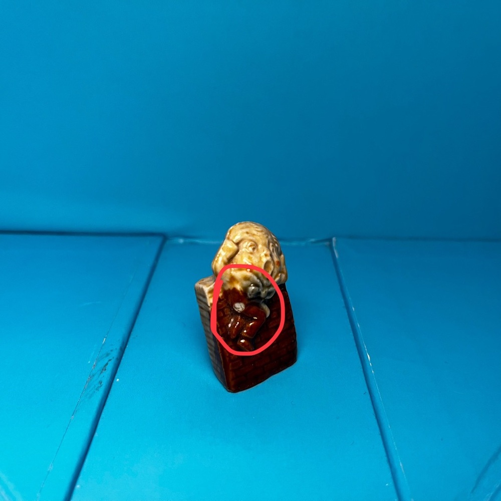 Wade Whimsies - Red Rose Tea -
Nursery Rhymes - Humpty Dumpty *small chip* - Picture 7 of 8